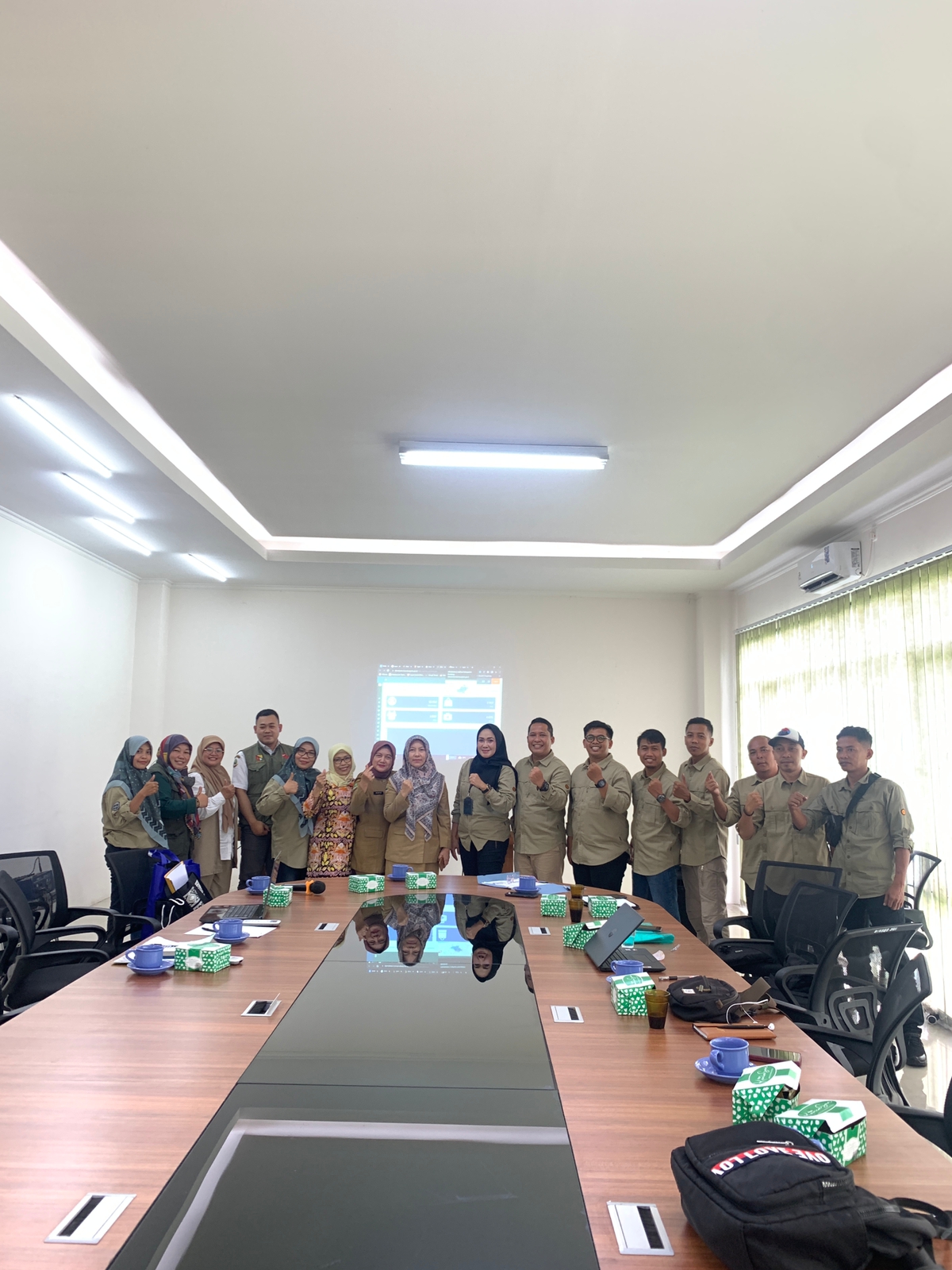 Foto Bersama dengan Petugas SLRT Sabilulungan